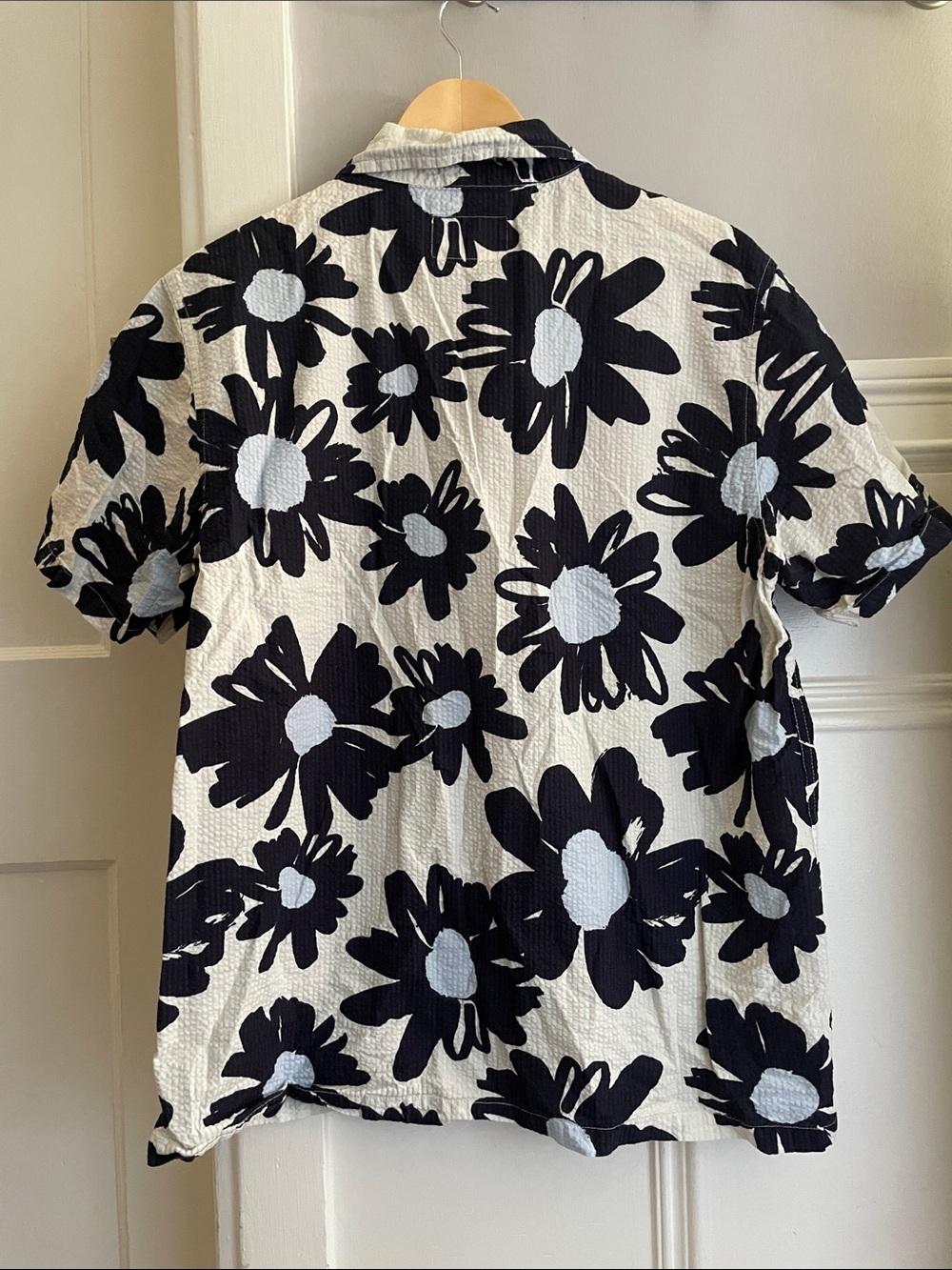 Folk Clothing Large Daisy Print cotton button up- Large - Picture 2 of 8